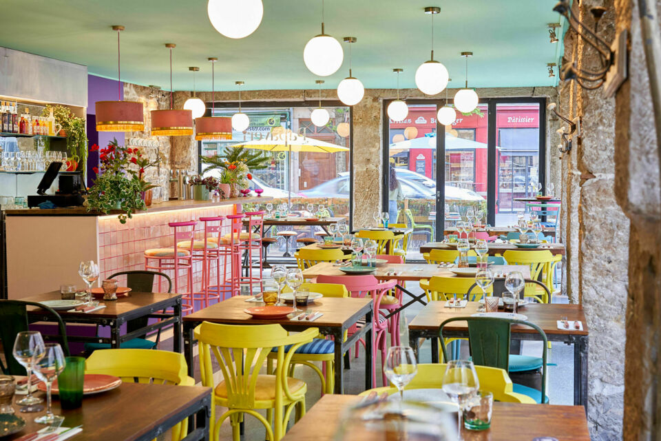ABC Salles - La décoration colorée et chalereuse du Papaveri Pizza à Lyon accueille vos convives dans un cadre festif, idéal pour votre pot de départ.