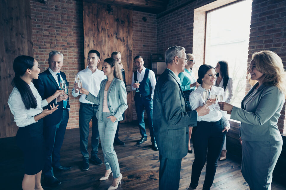 AdobeStock - Image d'illustration - 2023 promet d'être l'année des rassemblements professionnels. Plus nombreux, plus inclusifs, plus respectueux et donc plus positifs, ils ne sont pas prêts de vous laisser indifférent. 