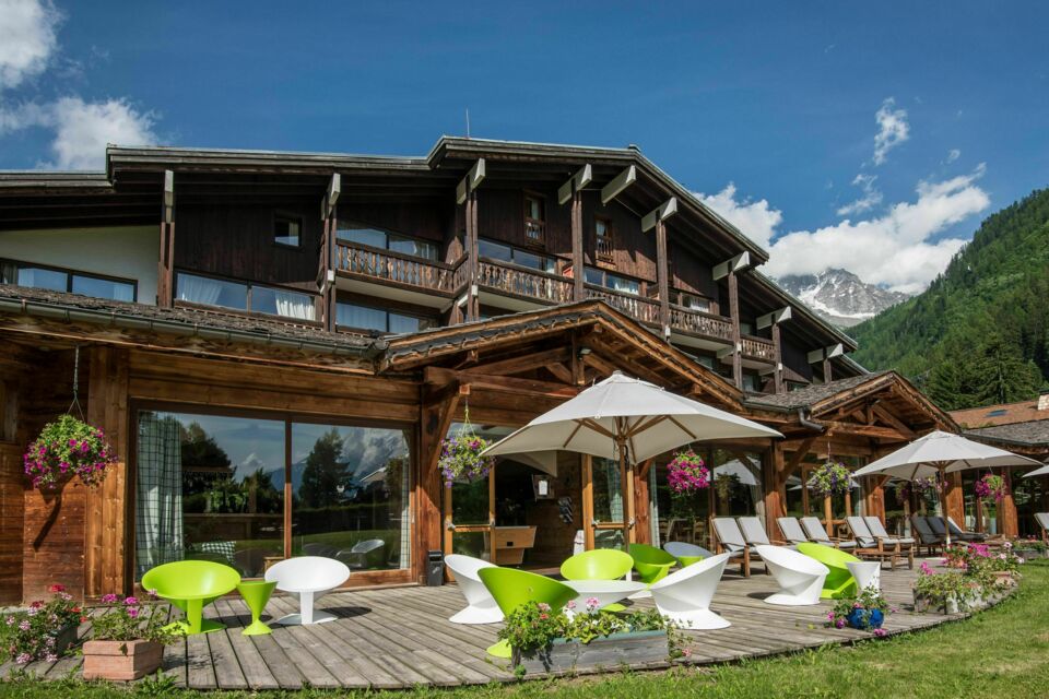 ABC Salles - Le luxueux hôtel Les Grands Montets réunit la chaleur et le style d’un chalet de montagne avec le confort pour les futures mariés.
