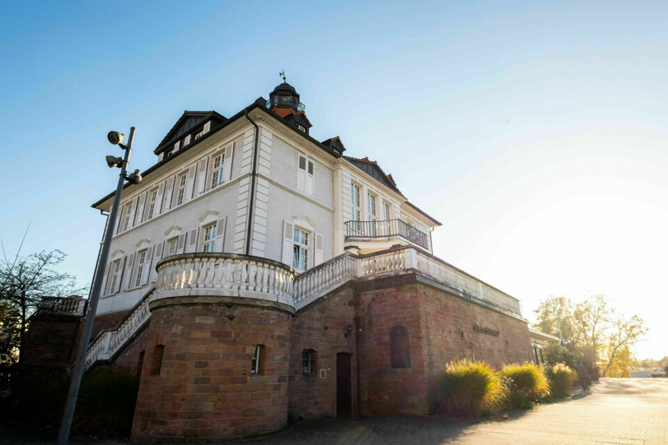 ABC Salles - La Villa Schmidt, une demeure de caractère au sein de laquelle vous pourrez organiser vos banquets et séminaires.