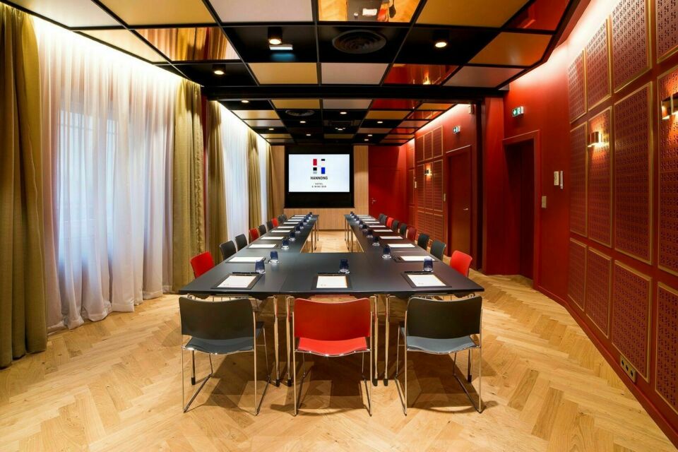 ABC Salles -  L'Hôtel Hannong dispose  d'un espace extérieur unique, parfait pour organiser des cocktails et des buffets pour jusqu'à 100 personnes.