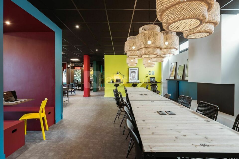 ABC Salles - le Vacouva vous offre un endroit dynamique et chaleureux, idéal pour les petits groupes et les petites équipes, puisqu’il est doté de 5 espaces différents d’une capacité maximale allant de 10 à 20 personnes.