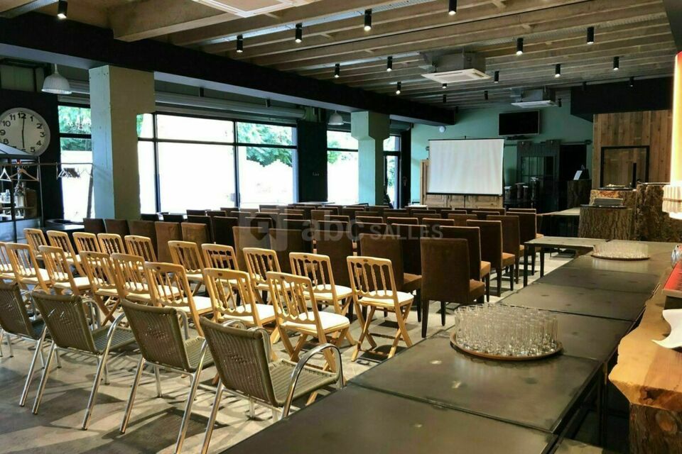 ABC Salles - l'Atelier By Une Faim d’Apprendre est le lieu parfait pour y organiser vos réunions, formations, teambuildings et soirées d’entreprises.  