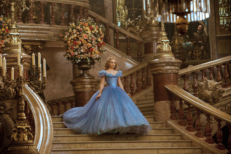 Ce styliste a modernisé toutes les robes des princesses Disney