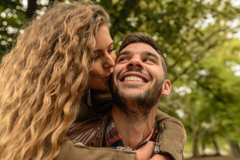 Pexels - Image d'illustration - L'être humain a besoin d'être entouré de ses proches pour être heureux. Une récente étude révèle les secrets qui se cache derrière cette réalité biologique, appelée ocytocine.