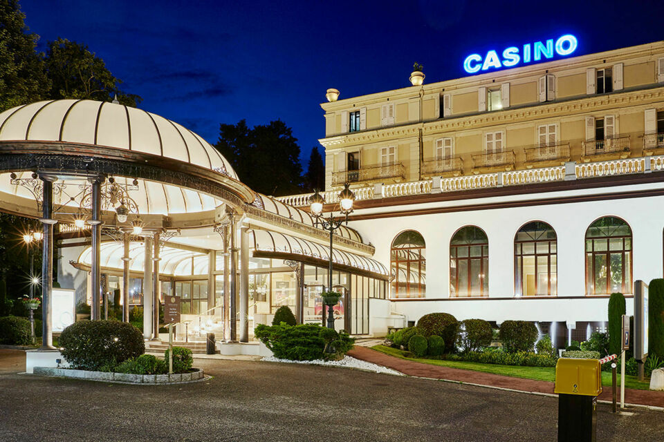ABC Salles - DR - Le domaine du divonne, havre de paix entre nature et élégance doté d'un casino, est un endroit plébiscité par les époux pour festoyer avec leurs invités après leurs noces.