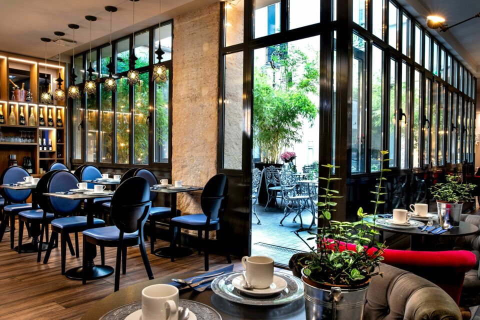 ABC Salles - Découvrez le sublime hôtel Mademoiselle Paris qui se niche dans notre capitale française. Avec un large choix de menus il ravira toutes les papilles de vos collaborateurs durant votre déjeuner d'affaires. 