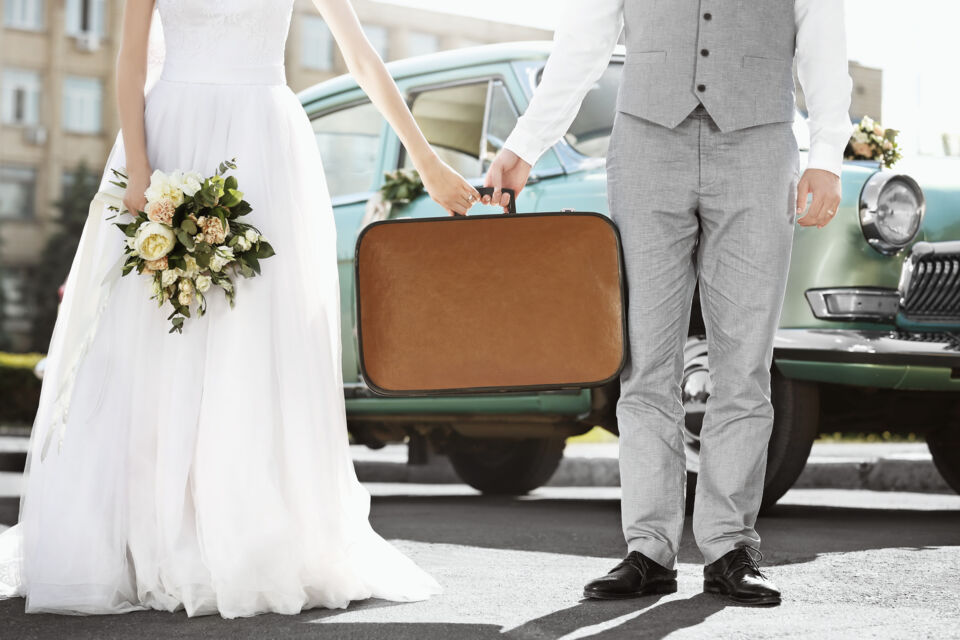 Adobe Stock - Le voyage de noces permet de célébrer l'union des nouveaux mariés dans un cadre romantique et dépaysant, mais il est toutefois important de s'assurer que toutes les formalités soient en ordre avant de partir à l'aventure.