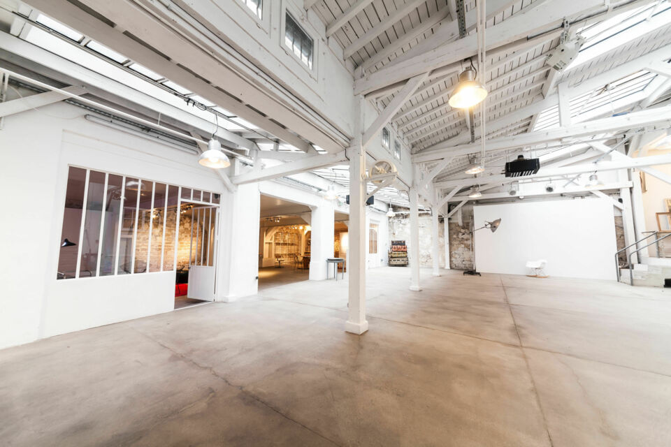 ABC Salles - Le QG Quartier un lieu exceptionnel au cœur de Paris, offrant une ambiance unique et des espaces modulables pour répondre à toutes vos attentes. 