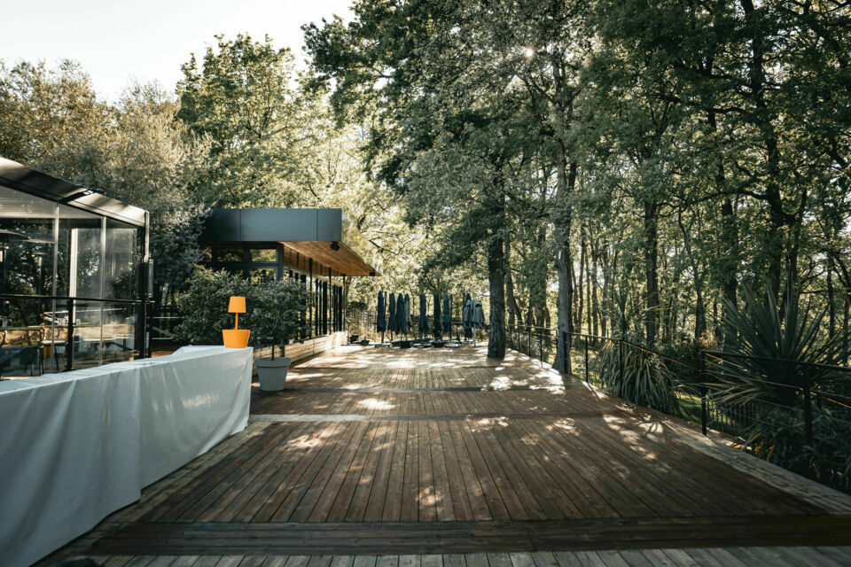 ABC Salles - Le Domaine du Lac, lieu de ravissement pour les amoureux de la nature et de l'histoire souhaitant se dire 