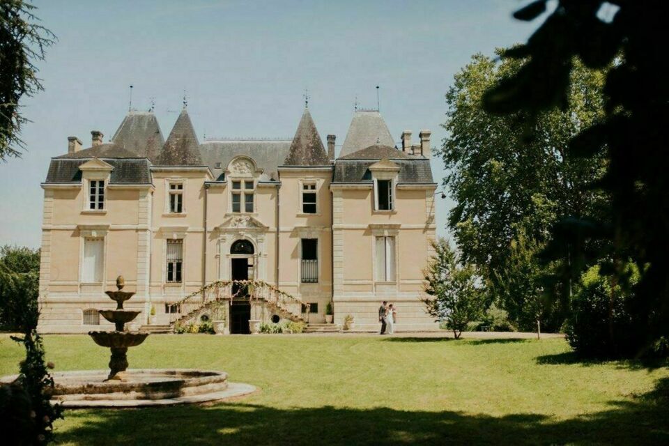 ABC Salles - Le majestueux Château Marith, berceau d'histoire et de légendes où votre fête de fiançailles pourra prendre vie.