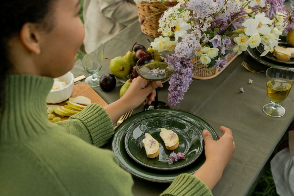 Pexels – Photo d’illustration - Etape clé des préparatifs, la dégustation du menu prévu au mariage permet aux mariés de se faire une idée de leur repas et de pouvoir échanger avec leur traiteur. 