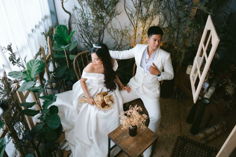 Pexels – Photo d’illustration - De la rose intemporelle au lys élégant, les fleurs occupent une place de choix dans les mariages et imposent leur romantisme. 
