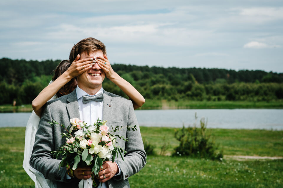 Adobe Stock - Photo d'illustration - Opter pour un mariage surprise, audacieux et spontané, évite le stress des longs préparatifs. Mais pour une réussite assurée, une communication claire et préalable demeure essentielle.