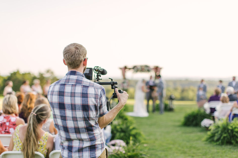Adobe Stock – Photo d’illustration - Opter pour un mariage sponsorisé peut vous permettre de concrétiser vos rêves de mariage tout en respectant votre budget, bien que la recherche et la persuasion des partenaires appropriés puissent s'avérer complexes. 