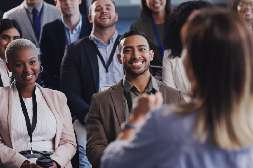 Adobe Stock - Photo d'illustration - La mesure de la satisfaction client, que ce soit lors de conférences, séminaires, ou événements corporatifs, est essentielle pour transformer des moments festifs en opportunités stratégiques au service du succès de votre entreprise.