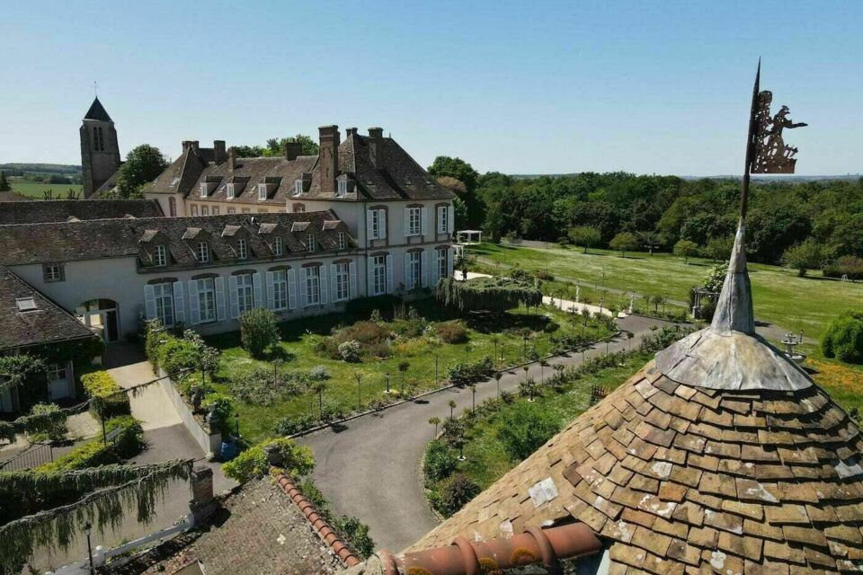 ABC Salles - Le Château de Chaumont, situé à une heure au sud de Paris est entouré d'un parc de 14 hectares.
