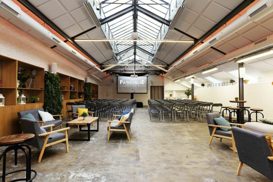 ABC Salles - la Fabrique République, lieu atypique de 700 m², propose plusieurs espaces pour organiser vos soirées d'entreprise.