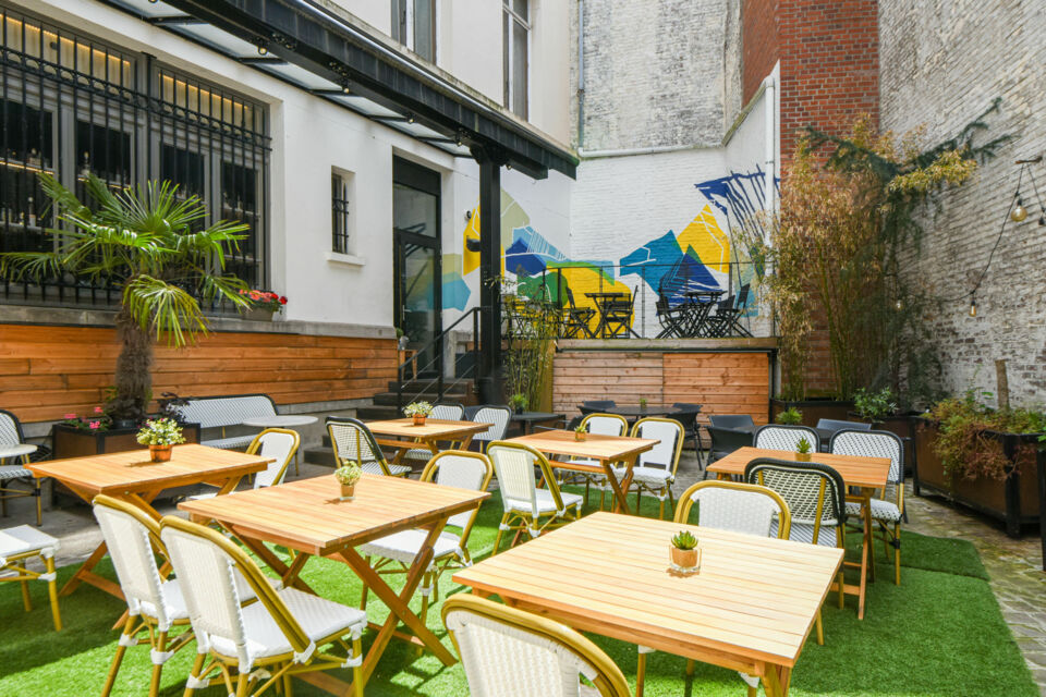 ABC Salles - Le Restaurant le Coke, situé à Lille, dispose d'une grande salle pouvant  accueillir jusqu'à 100 personnes debout, tandis que la plus petite peut accueillir jusqu'à 20 personnes, notamment dans le cadre de dîners d'affaires.