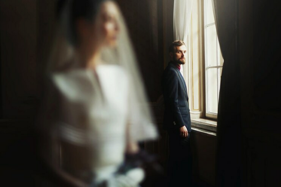 Freepik - Photo d'illustration - Institué par la loi du 31 décembre 1959, le mariage à titre posthume prouve que la mort n'a pas une raison de l'amour d'un couple.