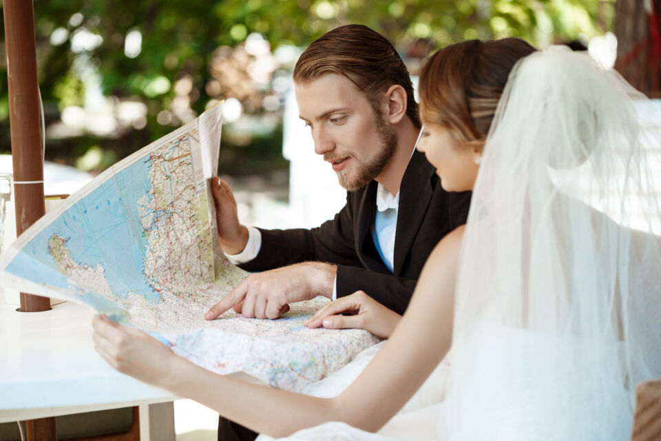 Freepik - Photo d'illustration - Parenthèse enchantée dans la vie de tout un chacun, le voyage est également un thème de mariage parmi les plus plébiscité.