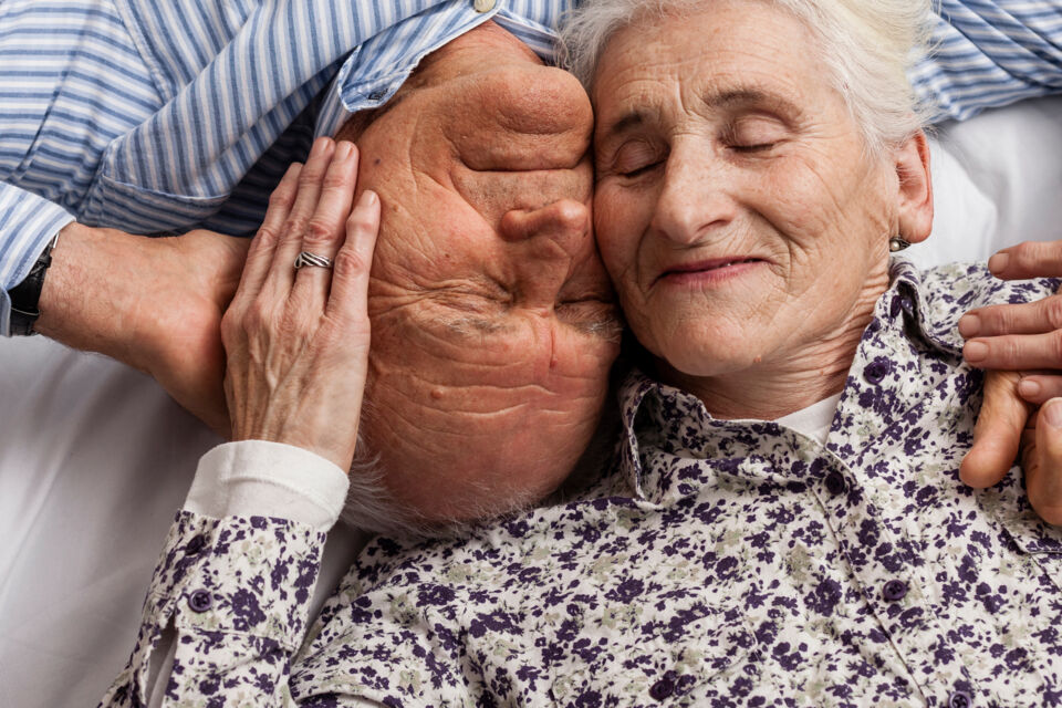 Freepik - Photo d'illustration - Les noces de potasse, symbolisant 96 ans de mariage, représentent un remarquable voyage d'amour durable, de croissance partagée et de souvenirs précieux, unis dans l'harmonie et la complicité.