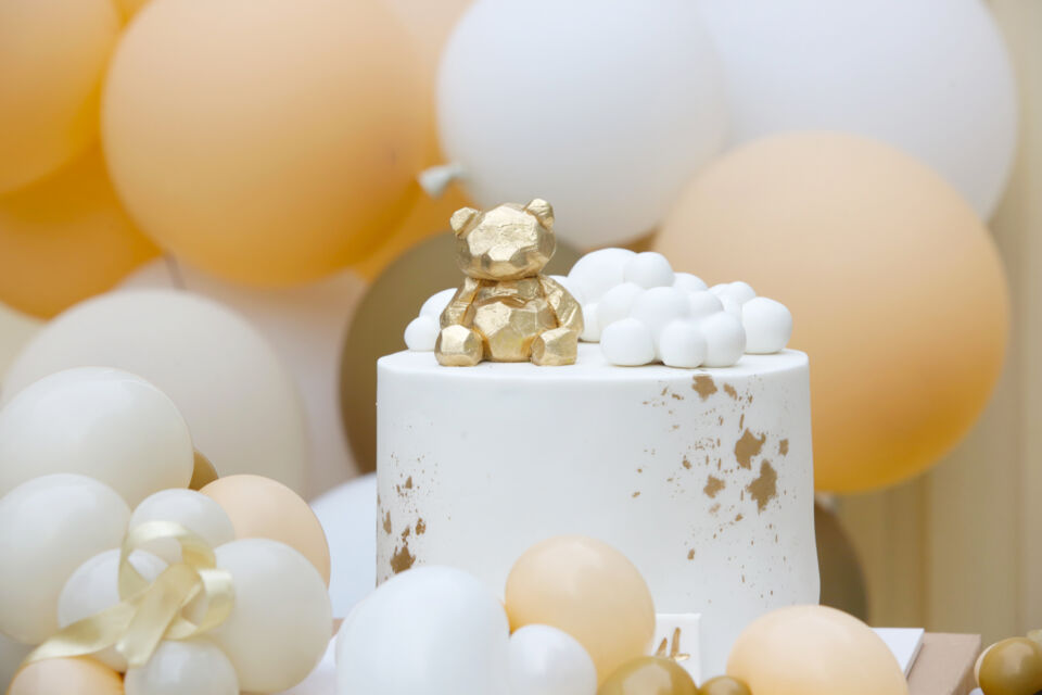 Adobe Stock - Photo d'illustration - Empreint de douceur, le Peach Fuzz, nuance subtile entre le rose et l’orange, ne manquera pas de s’inviter aussi bien dans nos décorations de fête, que sur nos vêtements et mises en beauté.