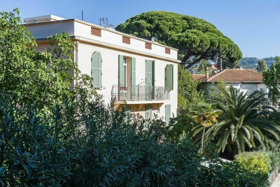ABC Salles - Idéal Séjour, lieu situé à Cannes où organiser vos rassemblements professionnels en tout genre.