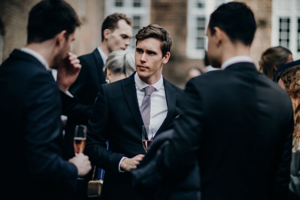 Pexels - Photo d'illustration - Le garçon d'honneur doit veiller au bon déroulement de la cérémonie de mariage de ses proches.