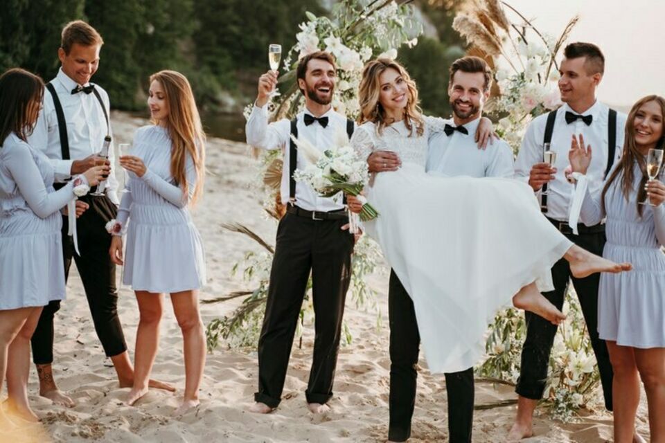 Freepik - Photo d'illustration - Un mariage c'est bien, mais sans téléphone ni appareil numérique, c'est encore mieux. L'occasion pour les invités d'apprendre à rester connecté uniquement à la fête et à ses participants pour en profiter pleinement.