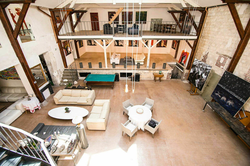 ABC Salles - Photo d'illustration - Le Loft d'Artiste, un lieu d'exception équipé et adapté pour l'organisation de swap parties.