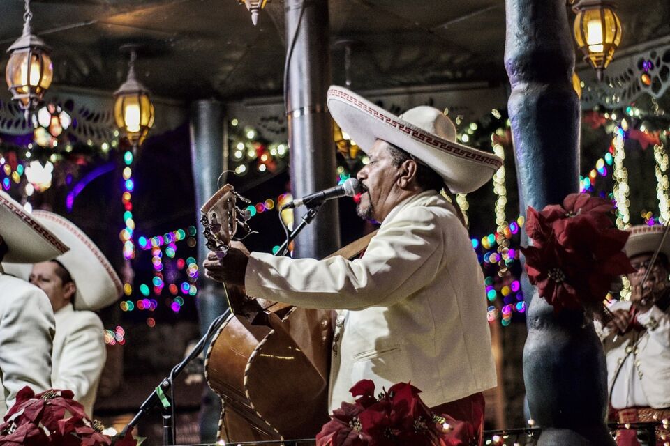 Pixabay - Photo d'illustration - L'image du mariachi chantant dans un mariage est emblématique, capturant l'essence même de la joie et de la tradition dans les célébrations mexicaines.