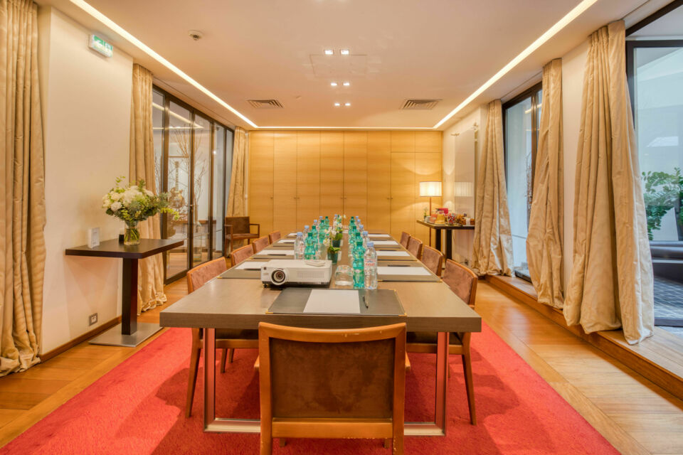 ABC Salles - L'hôtel Le Collisé, un établissement adapté à l'accueil de rassemblements professionnels et aux accompagnants des voyageurs d'affaires, qu'ils s'agisse d'amis ou de membres de la famille