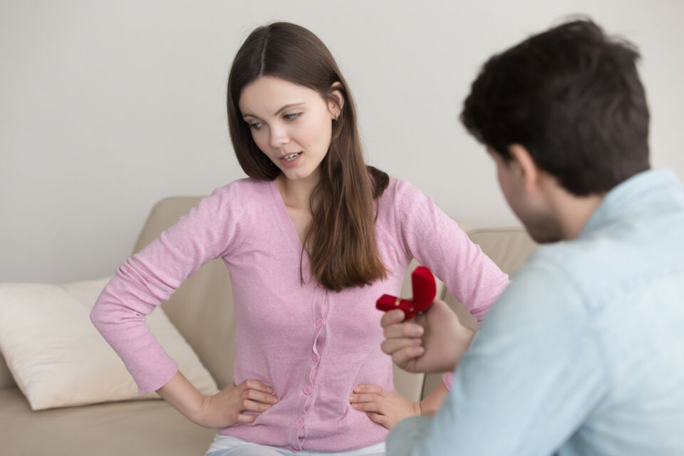 Adobe Stock - Photo d'illustration - Convaincre son partenaire de se marier à tout prix peut sembler être une manière de le motiver à prendre une décision, pourtant des psychologues estime que cette stratégie n'est pas aussi saine et efficace qu'elle n'en a l'air.