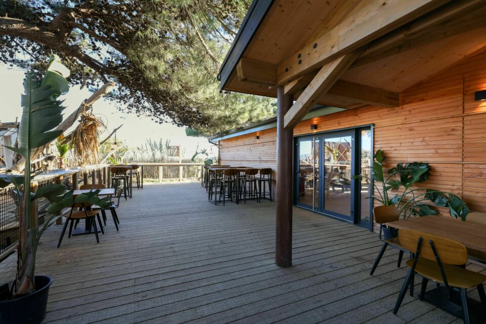 ABC Salles - En plus des espaces proposés pour tout types d'événements, le Domaine Presqu'île de la Franqui saura faire plaisir avec ses animations et ses coins de détentes très appréciés par les petits et les grands.