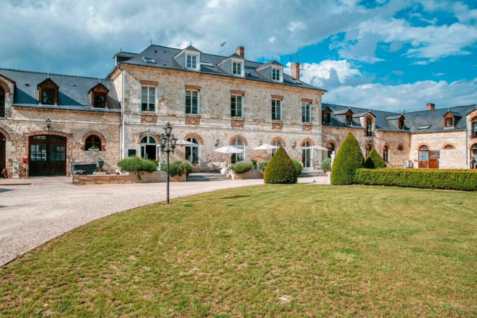 ABC Salles - Droits réservés - Situé à moins de 2h de Lille et de Paris, le domaine de Barive peut accueillir tous vos temps forts comprenant de grandes tablées d'invités.