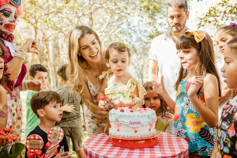 Pexels - Photo d'illustration - Célébrer son anniversaire est un événement qui revêt une grande importance dans tous les pays du monde. C'est l'occasion de célébrer la vie, l'amour et les liens qui nous unissent