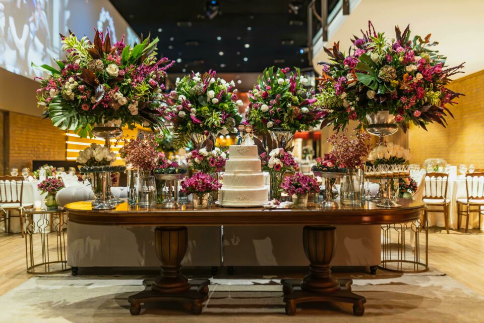 Freepik - Photo d'illustration - Le buffet de mariage est le point d'orgue cependant pas mal de nourriture se trouve en fin de soirée.