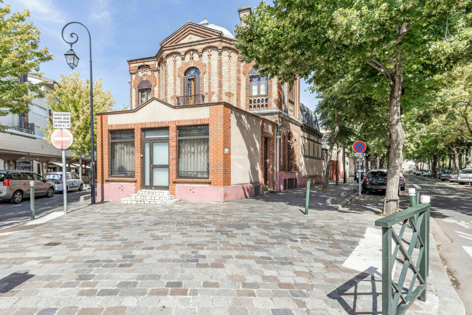 ABC Salles - Le Manoir Loft 92, établissement qui allie le prestige d'un manoir et la modernité d'un loft, sera le cadre idéal pour célébrer vos fiançailles dans une ambiance conviviale.
