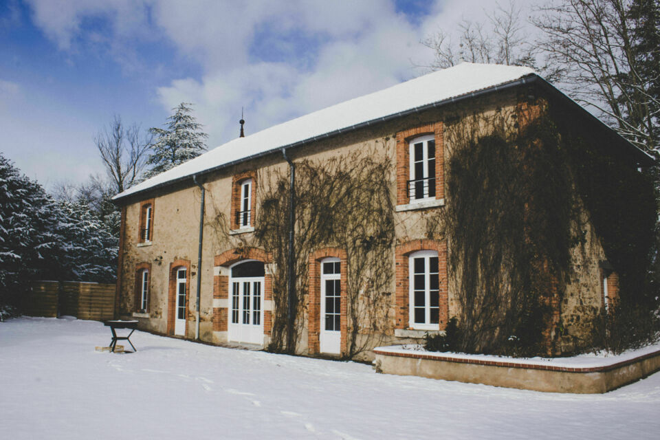 ABC Salles - Photo d'illustration - Les Ateliers des Grands Cèdres offrent un cadre naturel pour un dépaysement total et des activités variées. Situé sur le site magique du Domaine des Grands Cèdres, cet établissement regroupe un restaurant, un atelier de poterie.