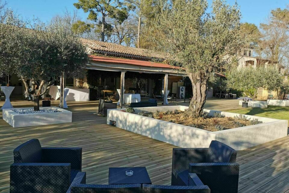 ABC Salles - La Villa Simone dispose de trois salons pour vos réceptions de mariage.