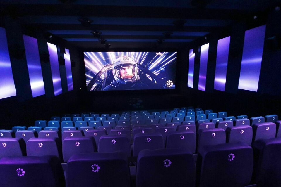 ABC Salles - le CGR La Ciotat, un cinéma multiplex moderne doté de 8 salles, offrant une programmation variée grâce à sa modernité et à son emplacement stratégique.