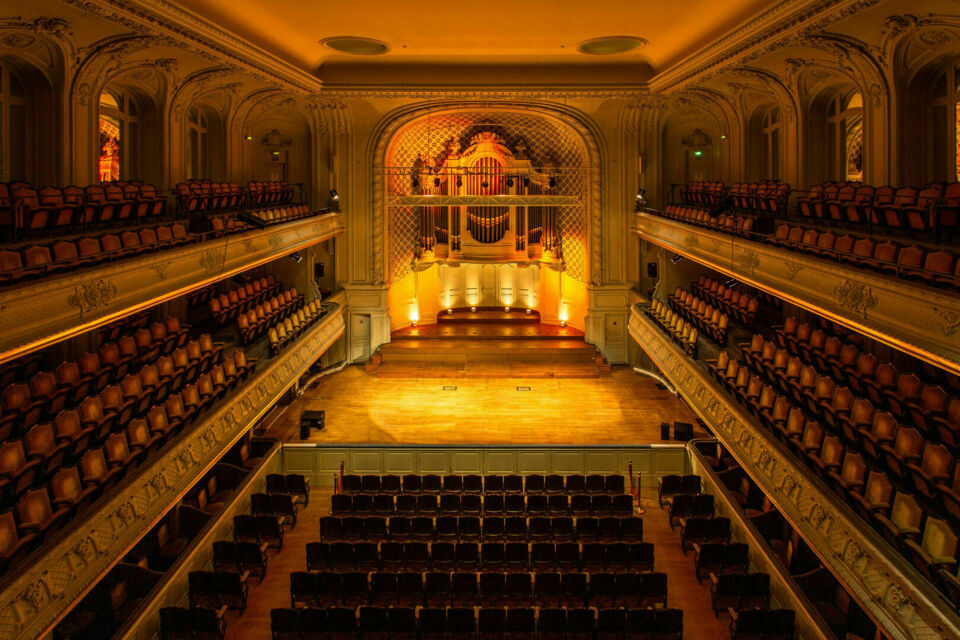 ABC Salles - La Salle Gaveau dispose d'un vaste espace de réception modulable qui peut accueillir jusqu'à 800 personnes en cocktail et 250 en dîner assis.