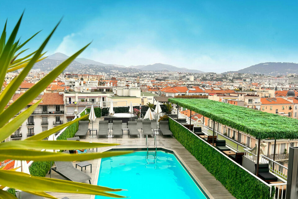 ABC Salles - Droits Réservés-Doté d'un spa et d'autres lieux de loisirs, Splendid Hôtel et Spa à Nice à proximité de la promenade des Anglais est lieu d'exception pour célébrer votre enterrement de vie de jeune fille.