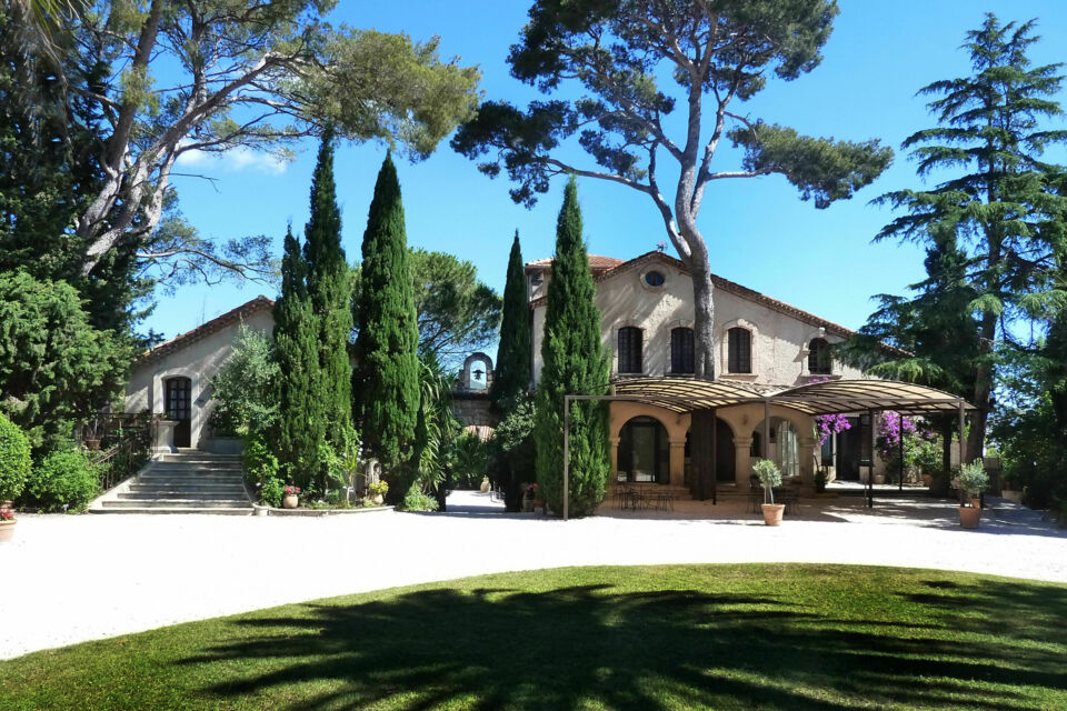 ABC Salles - Droits Réservés - A Toulon entre la mer pronveçale et les criques naturelles, se trouve les Bastidières, un endroit riche en histoire et en inspiration pour un EVGF unique.