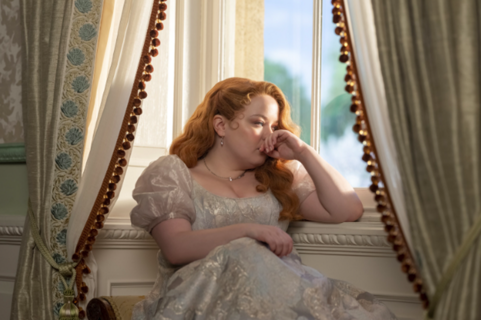 AlloCiné - Photo d'illustration - Les mots obligation, célibat, solitude, mariage et descendance ont longtemps pesé sur les femmes célibataires, mais aujourd'hui, l'image a évolué de la vieille fille à une femme célibataire épanouie.