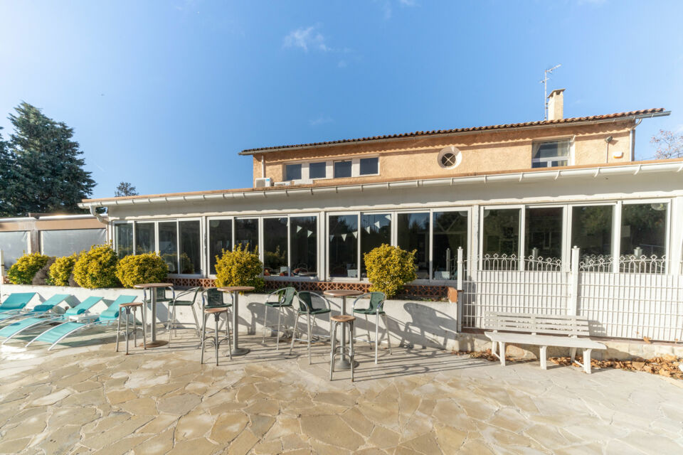 ABC Salles - Droits réservés - Le Club House, à Marseille 14e, est l'endroit parfait pour échanger vos vœux et célébrer votre mariage dans une ambiance chaleureuse et accueillante.