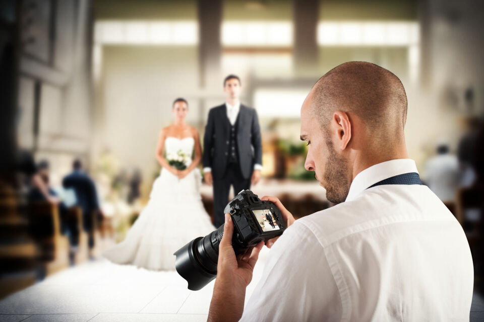 Adobe Stock - Photo d'illustration - La photographie, essentielle lors de nos rassemblements festifs, serait la cause de nombreuses disputes et ruptures, selon une récente étude.
