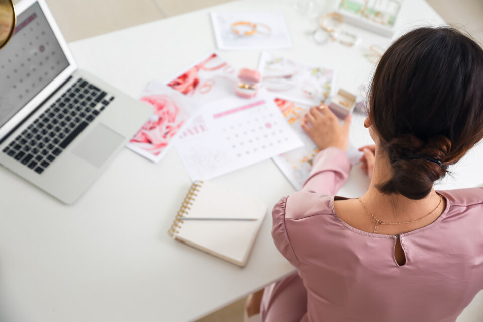 Adobe Stock - Photo d'illustration - Les outils d'organisation de mariage numériques présentent des avantages et des inconvénients dépendant de la manière d'intégrer ces outils dans la planification des noces.