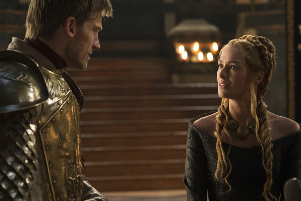 AlloCine - Photo d'illustration - Il y a famille et famille. S'il est légalement possible de se marier avec un membre de sa famille, celui-ci ne doit pas être trop proche génétiquement comme le sont les frère et sœur Lannister de la célèbre série Game of Thrones.